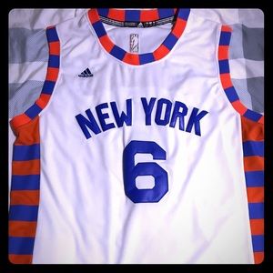 Kristaps Porzingas alternate jersey